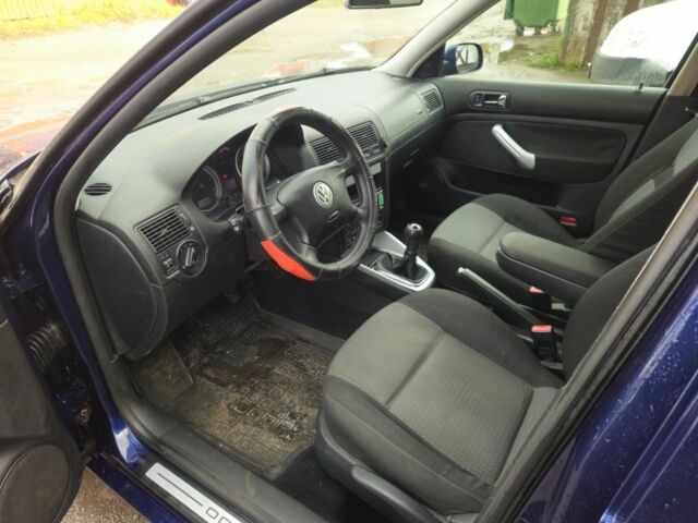 Синій Фольксваген Гольф, об'ємом двигуна 1.6 л та пробігом 290 тис. км за 3800 $, фото 5 на Automoto.ua