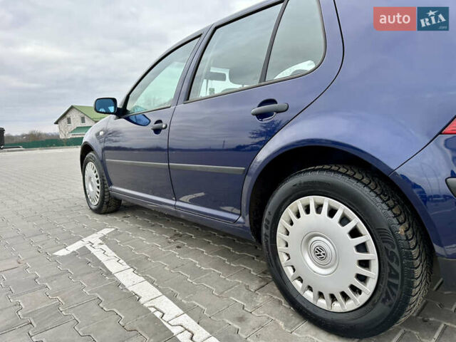 Синий Фольксваген Гольф, объемом двигателя 1.6 л и пробегом 190 тыс. км за 4300 $, фото 11 на Automoto.ua