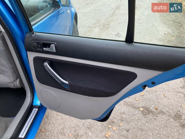 Синій Фольксваген Гольф, об'ємом двигуна 1.39 л та пробігом 204 тис. км за 4399 $, фото 30 на Automoto.ua