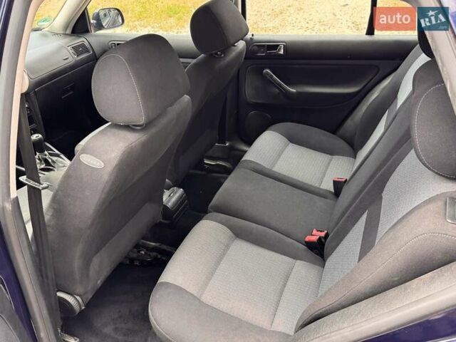 Синий Фольксваген Гольф, объемом двигателя 1.4 л и пробегом 266 тыс. км за 4799 $, фото 12 на Automoto.ua