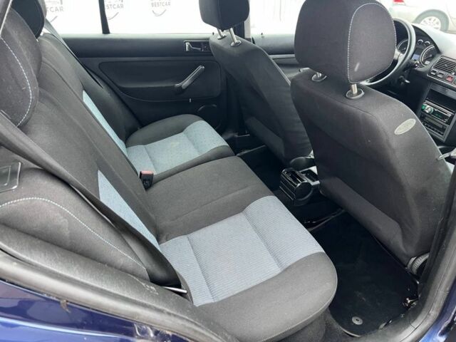 Синий Фольксваген Гольф, объемом двигателя 1.4 л и пробегом 260 тыс. км за 3999 $, фото 12 на Automoto.ua