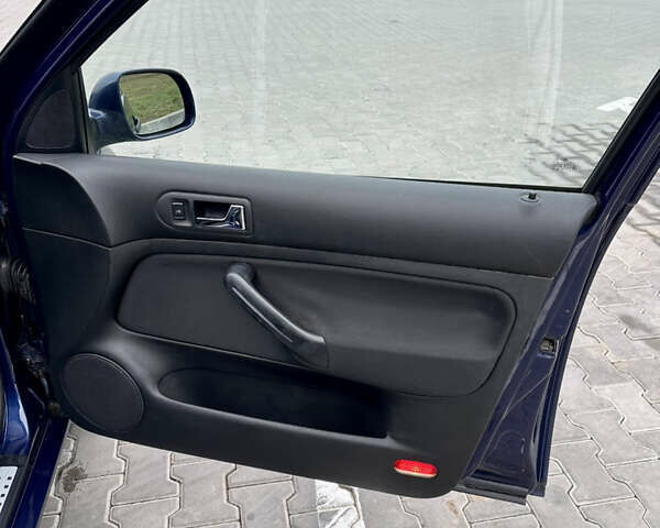 Синий Фольксваген Гольф, объемом двигателя 1.6 л и пробегом 190 тыс. км за 4300 $, фото 32 на Automoto.ua