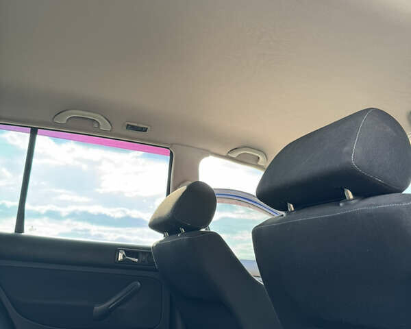 Синий Фольксваген Гольф, объемом двигателя 1.6 л и пробегом 251 тыс. км за 5200 $, фото 10 на Automoto.ua