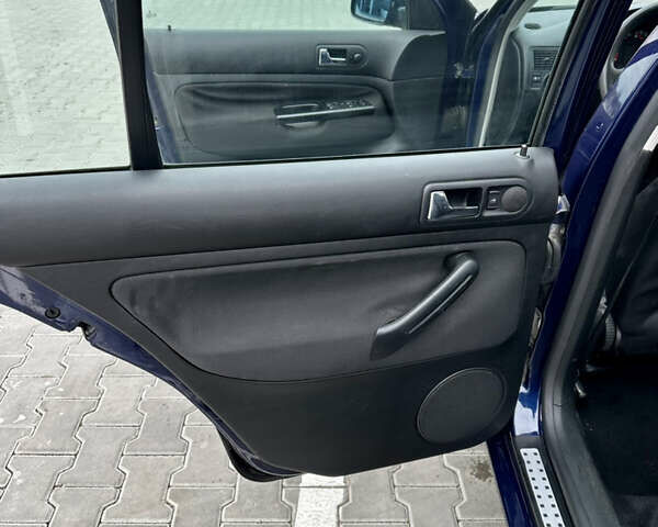 Синий Фольксваген Гольф, объемом двигателя 1.6 л и пробегом 190 тыс. км за 4300 $, фото 29 на Automoto.ua