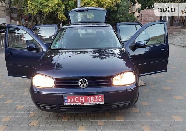 Синий Фольксваген Гольф, объемом двигателя 1.6 л и пробегом 167 тыс. км за 5777 $, фото 76 на Automoto.ua