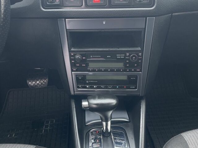 Синий Фольксваген Гольф, объемом двигателя 1.6 л и пробегом 218 тыс. км за 5100 $, фото 13 на Automoto.ua