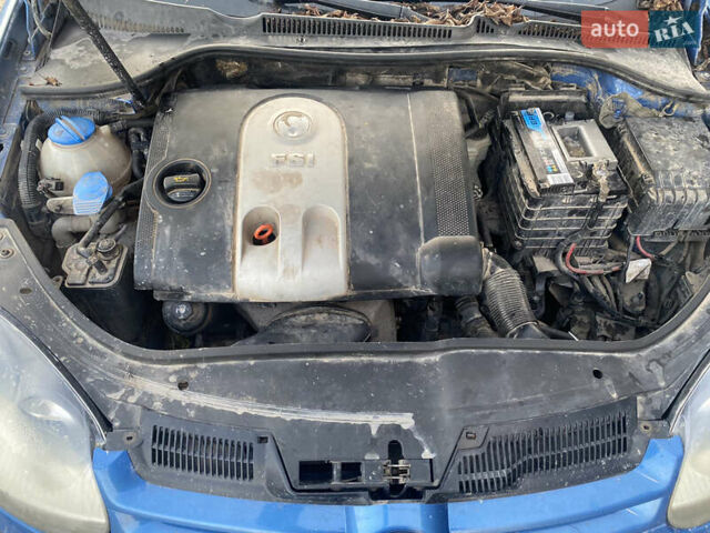 Синий Фольксваген Гольф, объемом двигателя 1.6 л и пробегом 340 тыс. км за 3500 $, фото 4 на Automoto.ua