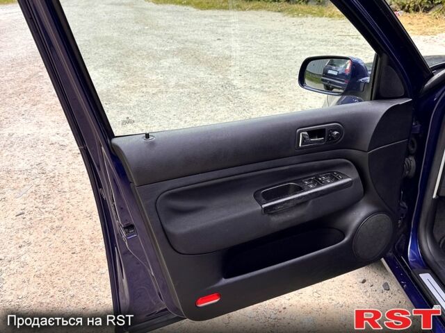 Синий Фольксваген Гольф, объемом двигателя 1.4 л и пробегом 267 тыс. км за 4599 $, фото 4 на Automoto.ua