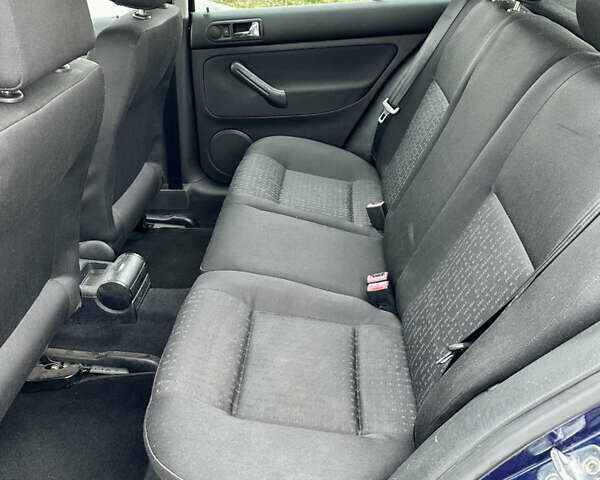 Синий Фольксваген Гольф, объемом двигателя 1.6 л и пробегом 190 тыс. км за 4300 $, фото 27 на Automoto.ua