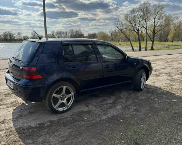 Синий Фольксваген Гольф, объемом двигателя 1.6 л и пробегом 251 тыс. км за 5200 $, фото 3 на Automoto.ua