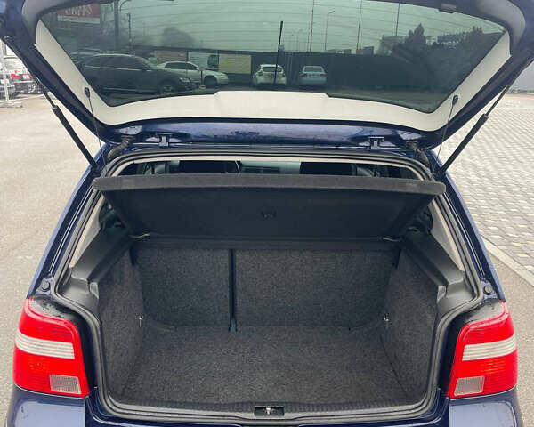 Синий Фольксваген Гольф, объемом двигателя 1.6 л и пробегом 218 тыс. км за 5100 $, фото 24 на Automoto.ua