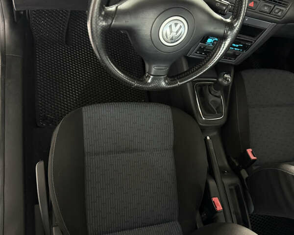 Синий Фольксваген Гольф, объемом двигателя 1.39 л и пробегом 183 тыс. км за 5150 $, фото 37 на Automoto.ua