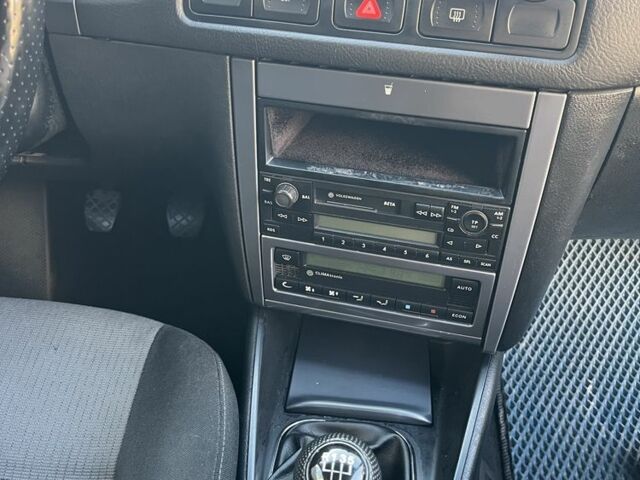 Синий Фольксваген Гольф, объемом двигателя 1.4 л и пробегом 274 тыс. км за 4900 $, фото 17 на Automoto.ua