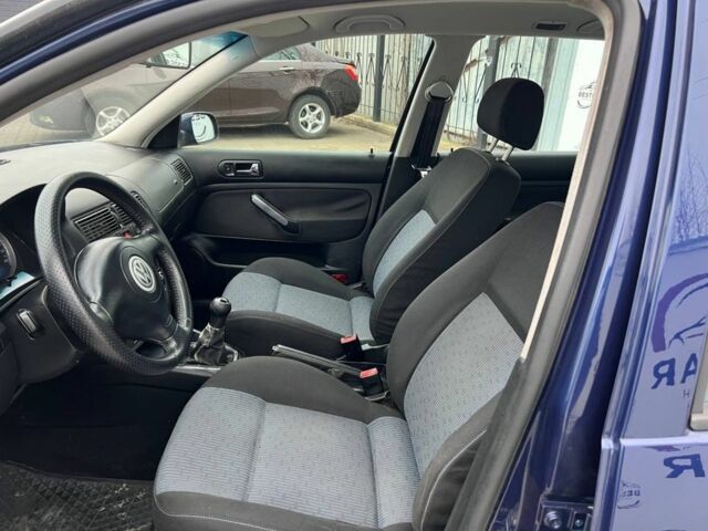 Синий Фольксваген Гольф, объемом двигателя 1.4 л и пробегом 260 тыс. км за 3999 $, фото 6 на Automoto.ua