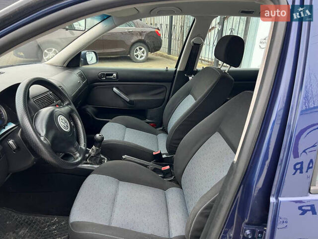 Синий Фольксваген Гольф, объемом двигателя 1.4 л и пробегом 260 тыс. км за 3999 $, фото 6 на Automoto.ua