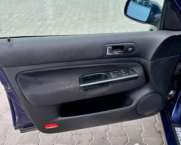 Синий Фольксваген Гольф, объемом двигателя 1.6 л и пробегом 190 тыс. км за 4300 $, фото 28 на Automoto.ua