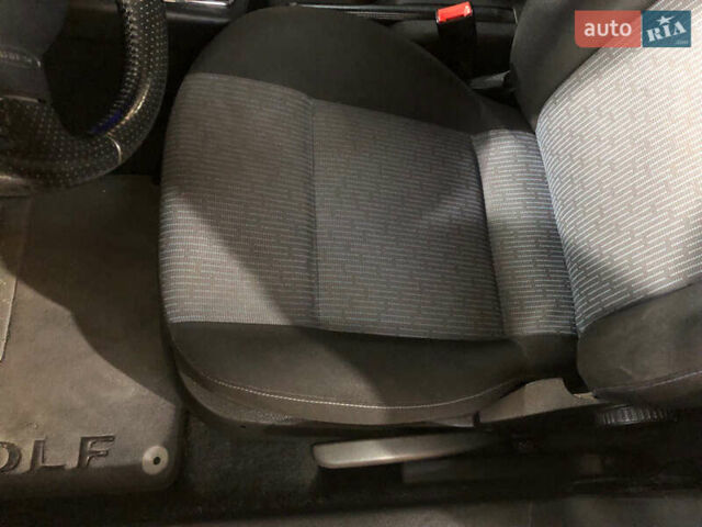 Синий Фольксваген Гольф, объемом двигателя 1.6 л и пробегом 230 тыс. км за 5000 $, фото 27 на Automoto.ua