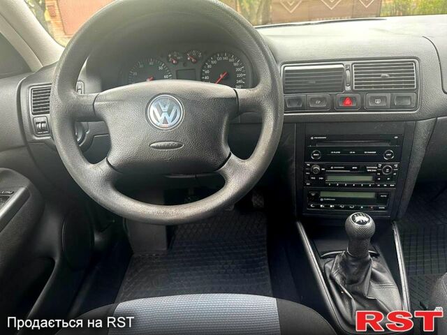 Синий Фольксваген Гольф, объемом двигателя 1.6 л и пробегом 216 тыс. км за 4850 $, фото 10 на Automoto.ua