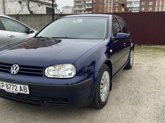 Синий Фольксваген Гольф, объемом двигателя 1.4 л и пробегом 215 тыс. км за 4650 $, фото 2 на Automoto.ua