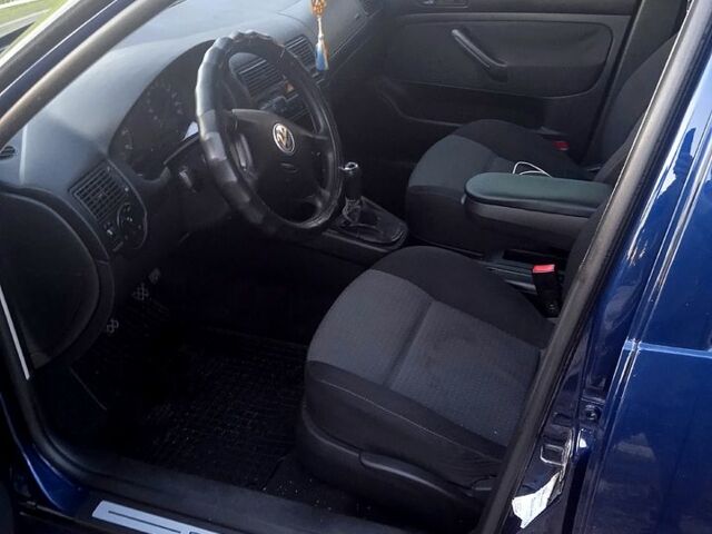 Синий Фольксваген Гольф, объемом двигателя 1.4 л и пробегом 140 тыс. км за 4600 $, фото 5 на Automoto.ua