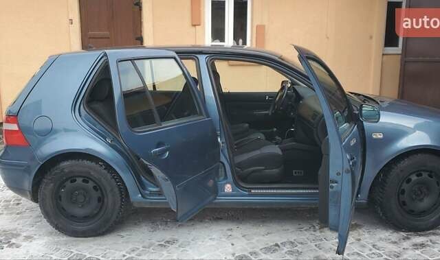 Синий Фольксваген Гольф, объемом двигателя 1.6 л и пробегом 278 тыс. км за 4500 $, фото 6 на Automoto.ua