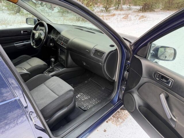 Синий Фольксваген Гольф, объемом двигателя 1.9 л и пробегом 220 тыс. км за 3950 $, фото 10 на Automoto.ua