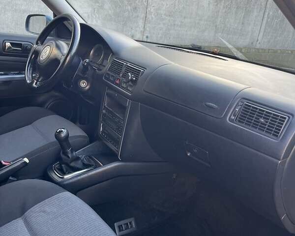 Синий Фольксваген Гольф, объемом двигателя 1.4 л и пробегом 274 тыс. км за 4900 $, фото 14 на Automoto.ua