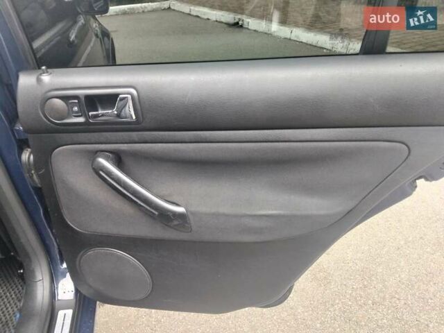 Синий Фольксваген Гольф, объемом двигателя 1.39 л и пробегом 254 тыс. км за 4250 $, фото 45 на Automoto.ua