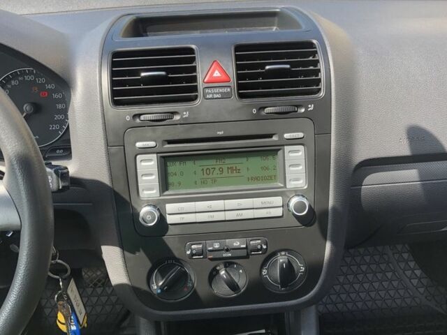 Синий Фольксваген Гольф, объемом двигателя 1.4 л и пробегом 248 тыс. км за 3150 $, фото 2 на Automoto.ua