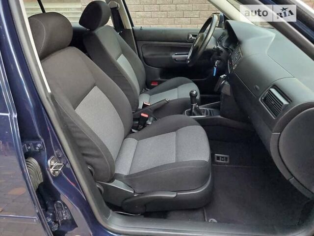 Синий Фольксваген Гольф, объемом двигателя 1.6 л и пробегом 167 тыс. км за 5777 $, фото 37 на Automoto.ua