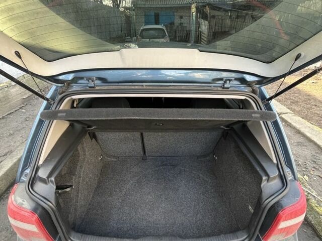 Синий Фольксваген Гольф, объемом двигателя 1.4 л и пробегом 274 тыс. км за 4900 $, фото 5 на Automoto.ua