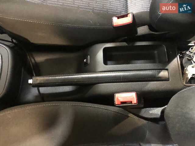 Синий Фольксваген Гольф, объемом двигателя 1.6 л и пробегом 230 тыс. км за 5000 $, фото 18 на Automoto.ua