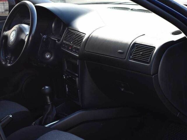 Синий Фольксваген Гольф, объемом двигателя 1.4 л и пробегом 232 тыс. км за 4750 $, фото 11 на Automoto.ua