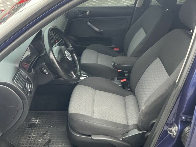 Синий Фольксваген Гольф, объемом двигателя 1.6 л и пробегом 218 тыс. км за 5100 $, фото 10 на Automoto.ua