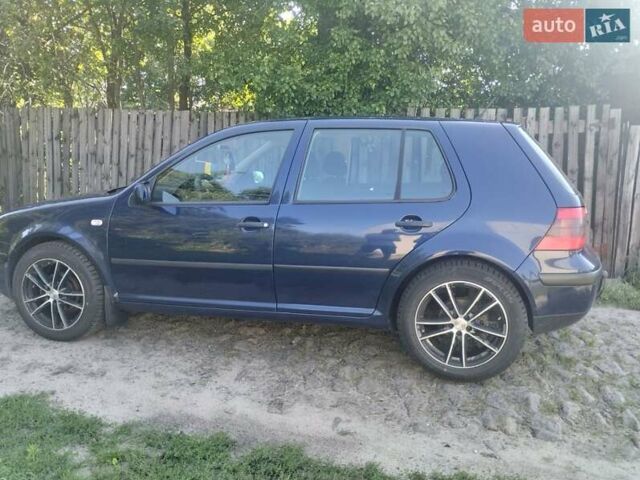 Синий Фольксваген Гольф, объемом двигателя 1.39 л и пробегом 222 тыс. км за 4100 $, фото 4 на Automoto.ua