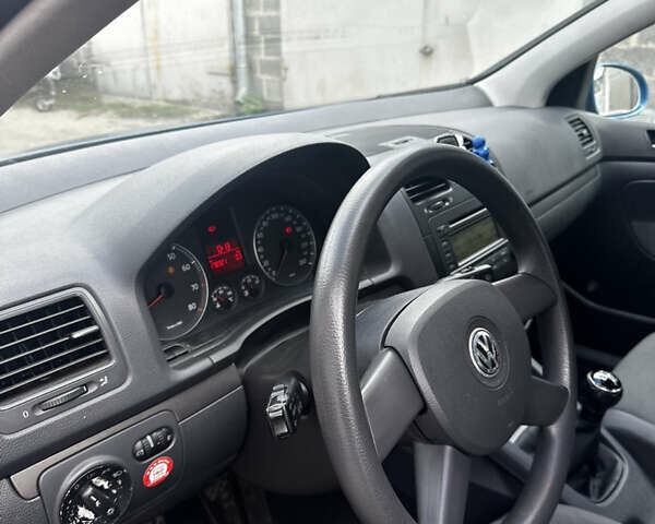 Фольксваген Гольф 2003 в Черкассах на Automoto.ua Синий Фольксваген Гольф, объемом двигателя 1.6 л и пробегом 178 тыс. км за 5250 $, фото 11 на Automoto.ua