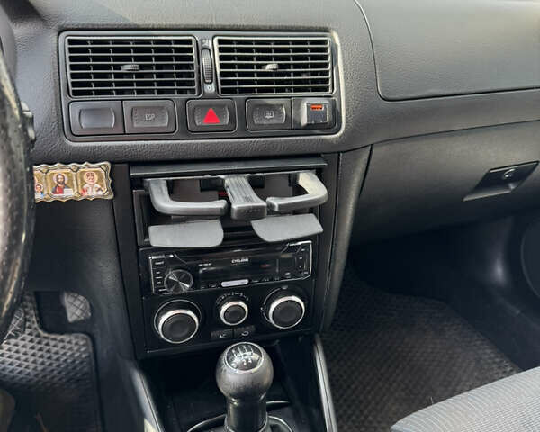 Синий Фольксваген Гольф, объемом двигателя 1.6 л и пробегом 251 тыс. км за 5200 $, фото 13 на Automoto.ua