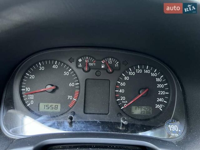 Синій Фольксваген Гольф, об'ємом двигуна 1.6 л та пробігом 179 тис. км за 4700 $, фото 14 на Automoto.ua