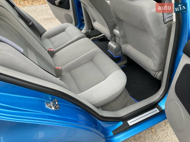 Синій Фольксваген Гольф, об'ємом двигуна 1.39 л та пробігом 204 тис. км за 4399 $, фото 35 на Automoto.ua
