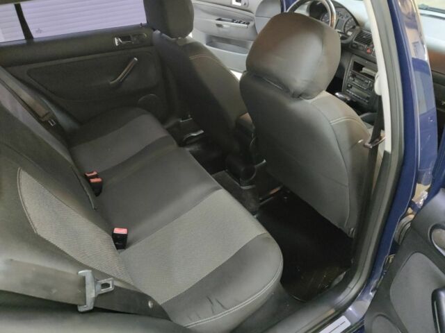 Синій Фольксваген Гольф, об'ємом двигуна 1.6 л та пробігом 276 тис. км за 4500 $, фото 11 на Automoto.ua