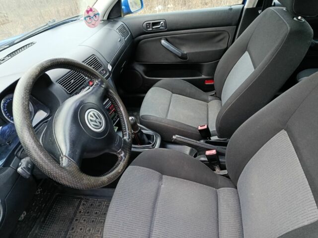 Синій Фольксваген Гольф, об'ємом двигуна 1.6 л та пробігом 266 тис. км за 3200 $, фото 6 на Automoto.ua