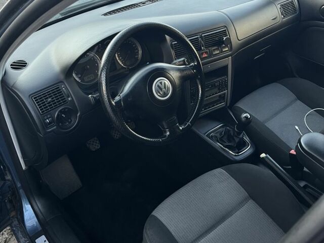 Синий Фольксваген Гольф, объемом двигателя 1.4 л и пробегом 274 тыс. км за 4900 $, фото 9 на Automoto.ua