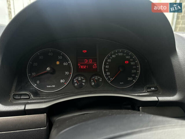Фольксваген Гольф 2003 в Черкассах на Automoto.ua Синий Фольксваген Гольф, объемом двигателя 1.6 л и пробегом 178 тыс. км за 5250 $, фото 12 на Automoto.ua