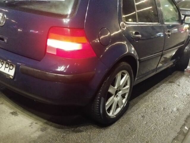 Синий Фольксваген Гольф, объемом двигателя 1.6 л и пробегом 493 тыс. км за 2500 $, фото 4 на Automoto.ua