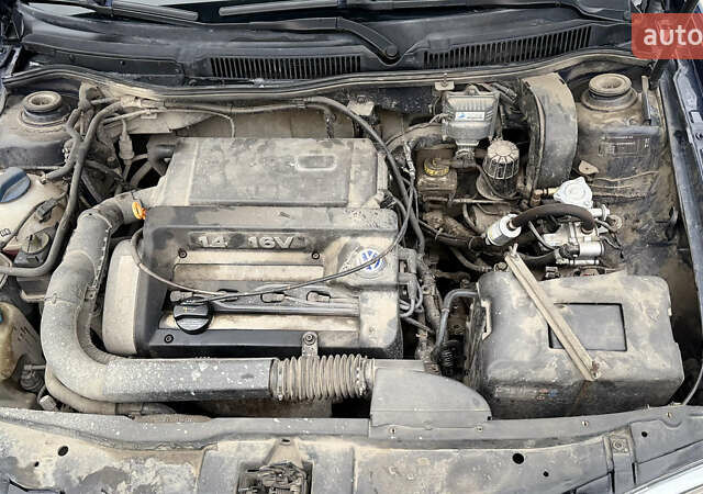 Синий Фольксваген Гольф, объемом двигателя 1.39 л и пробегом 366 тыс. км за 3800 $, фото 8 на Automoto.ua