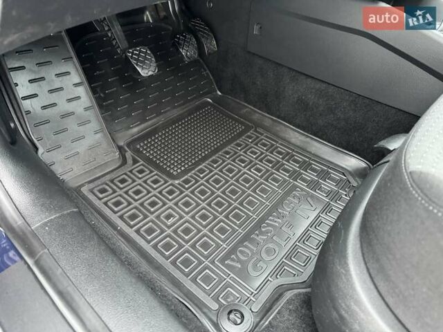 Синий Фольксваген Гольф, объемом двигателя 1.6 л и пробегом 182 тыс. км за 4999 $, фото 15 на Automoto.ua