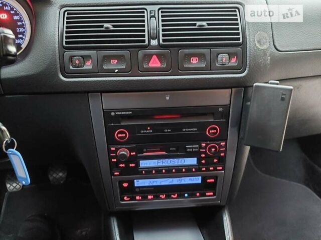 Синий Фольксваген Гольф, объемом двигателя 1.6 л и пробегом 167 тыс. км за 5777 $, фото 81 на Automoto.ua