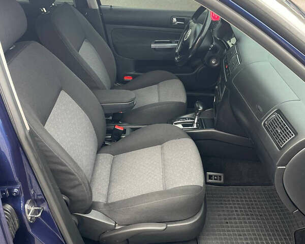 Синий Фольксваген Гольф, объемом двигателя 1.6 л и пробегом 218 тыс. км за 5100 $, фото 10 на Automoto.ua