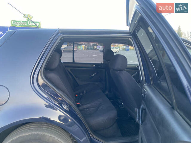 Синий Фольксваген Гольф, объемом двигателя 1.39 л и пробегом 241 тыс. км за 3900 $, фото 20 на Automoto.ua