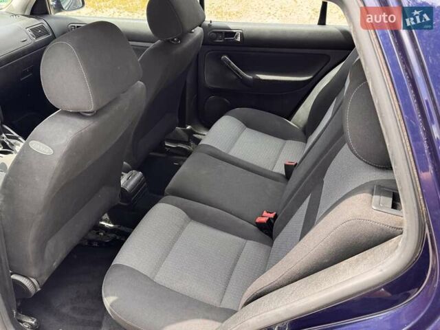 Синий Фольксваген Гольф, объемом двигателя 1.4 л и пробегом 266 тыс. км за 4799 $, фото 11 на Automoto.ua